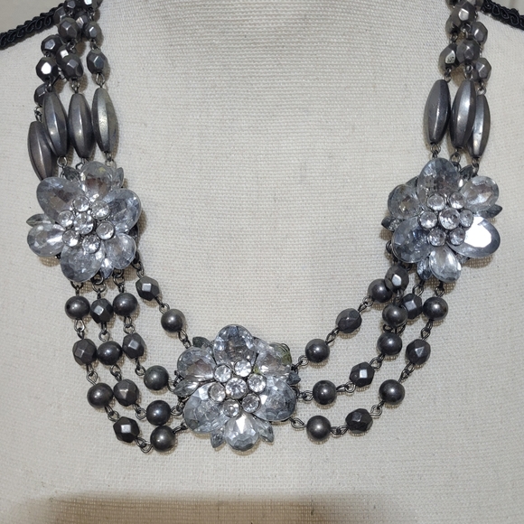 Lane Bryant Beautiful Flower Bling Necklace Used...Bougie !!!..strand beads miss - Picture 2 of 11